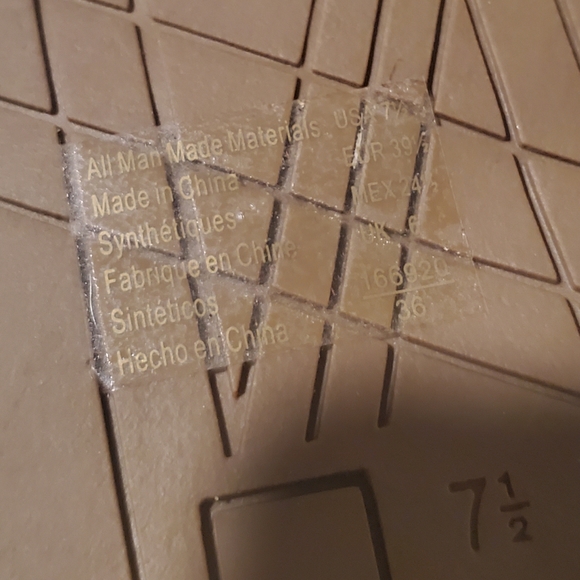 7.5 Fioni Silver Gem Sandals ✨ Low Heel ~ Party & Prom Ready - Picture 2 of 3